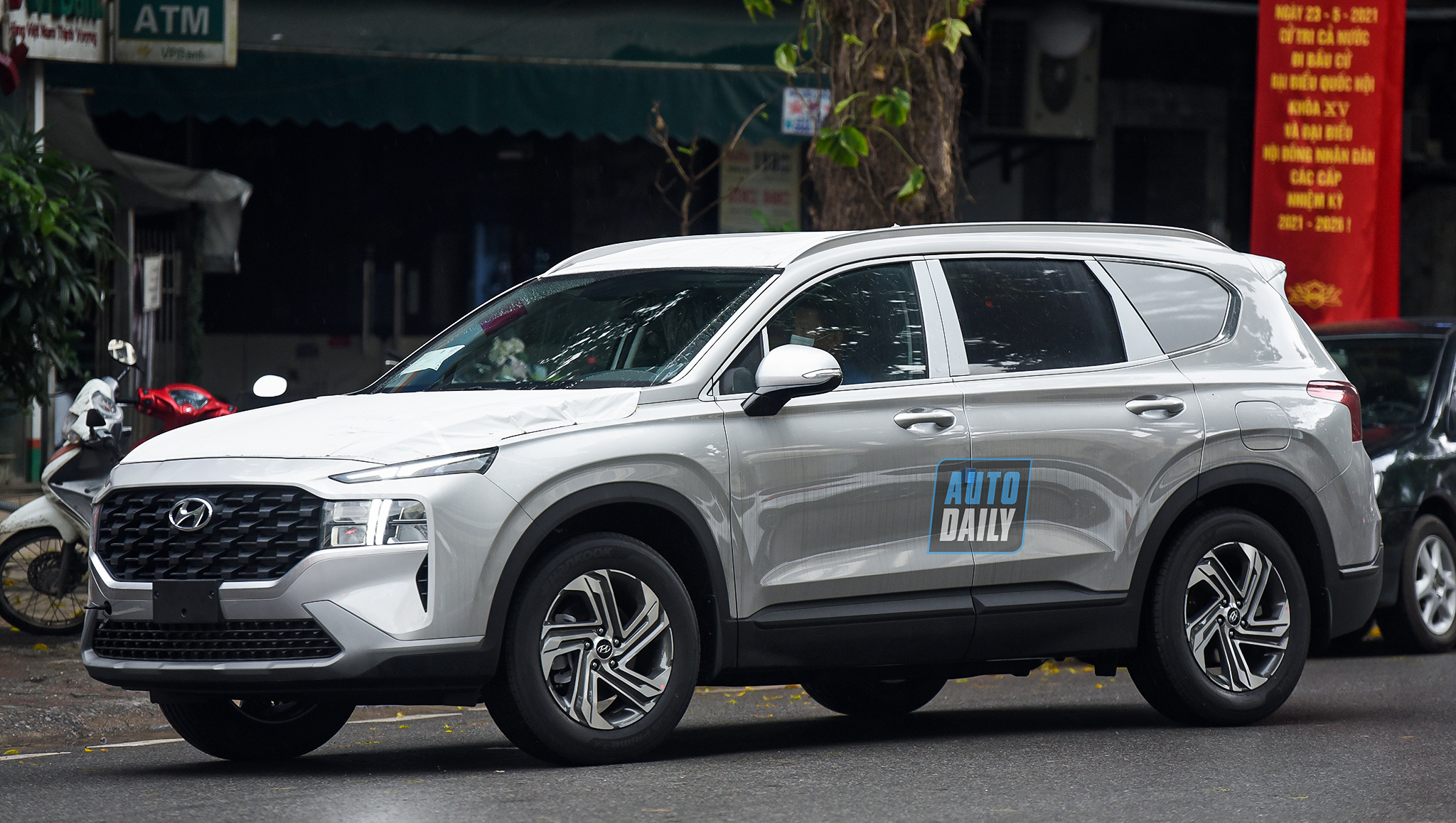 Thêm Hyundai Santa Fe 2021 xuất hiện trên phố Hà Nội, nhập khẩu Hàn Quốc